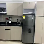 Moderno Y A Pasos Del Aeropuerto