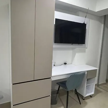 Moderno Y A Pasos Del Aeropuerto Apartment