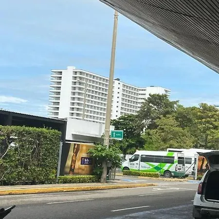 Moderno Y A Pasos Del Aeropuerto